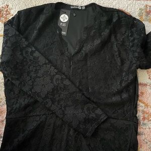 Black long sleeve lace v neck
